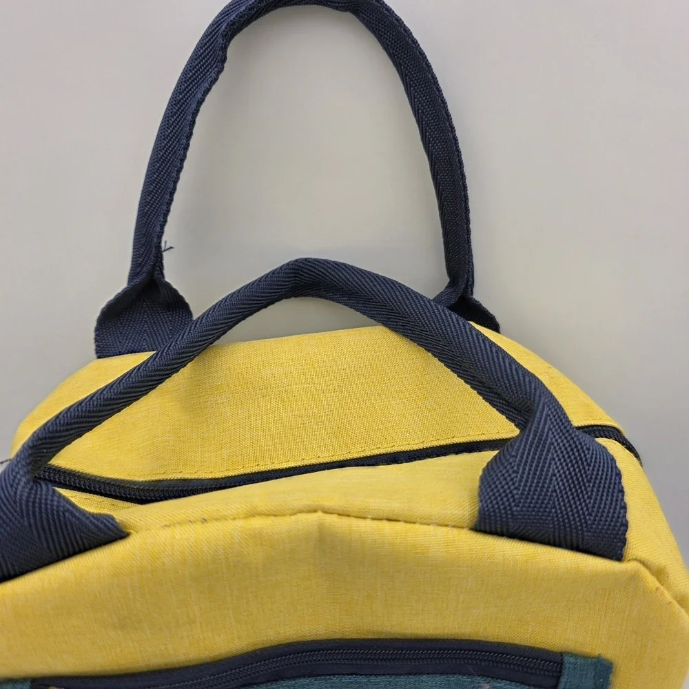 Disney Winnie The Pooh Lunch Bag Thermal Lining Zipper Handles Yellow Green